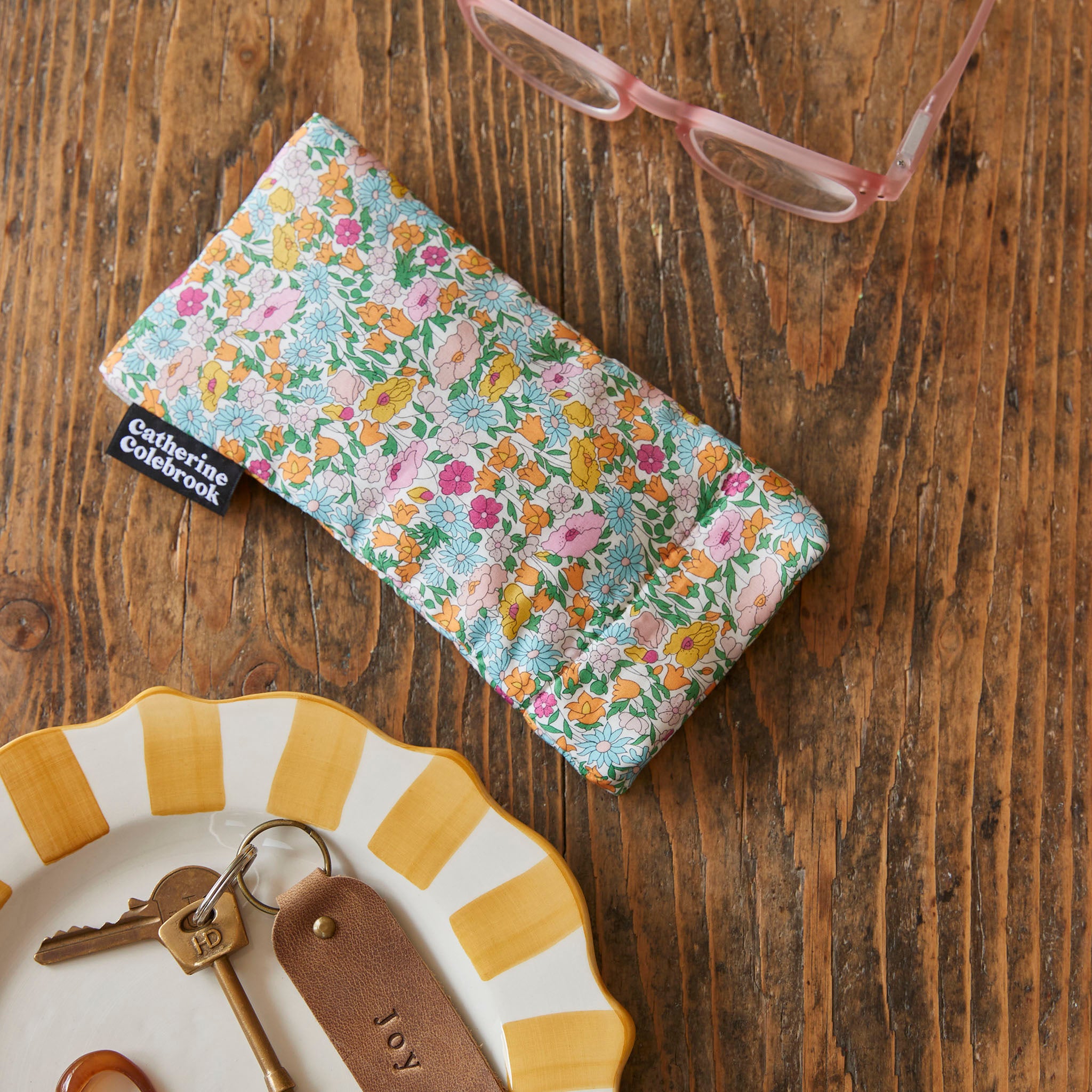 Pretty glasses case online