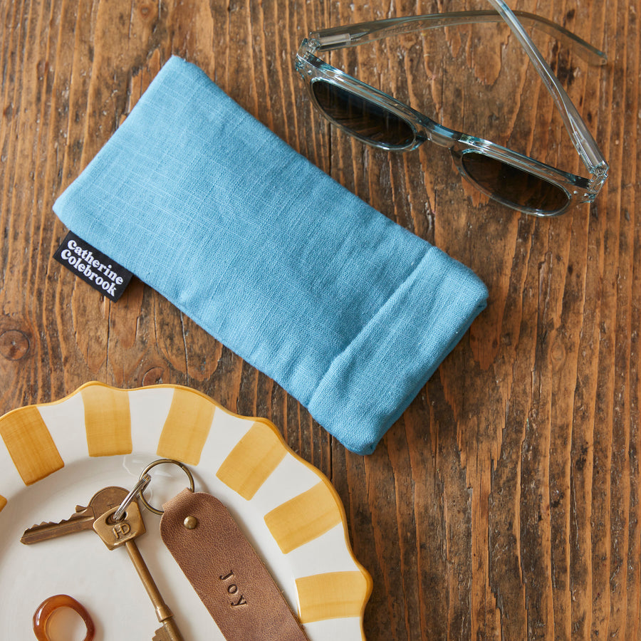 CATHERINE COLEBROOK LINEN GLASSES CASE IN LIGHT BLUE