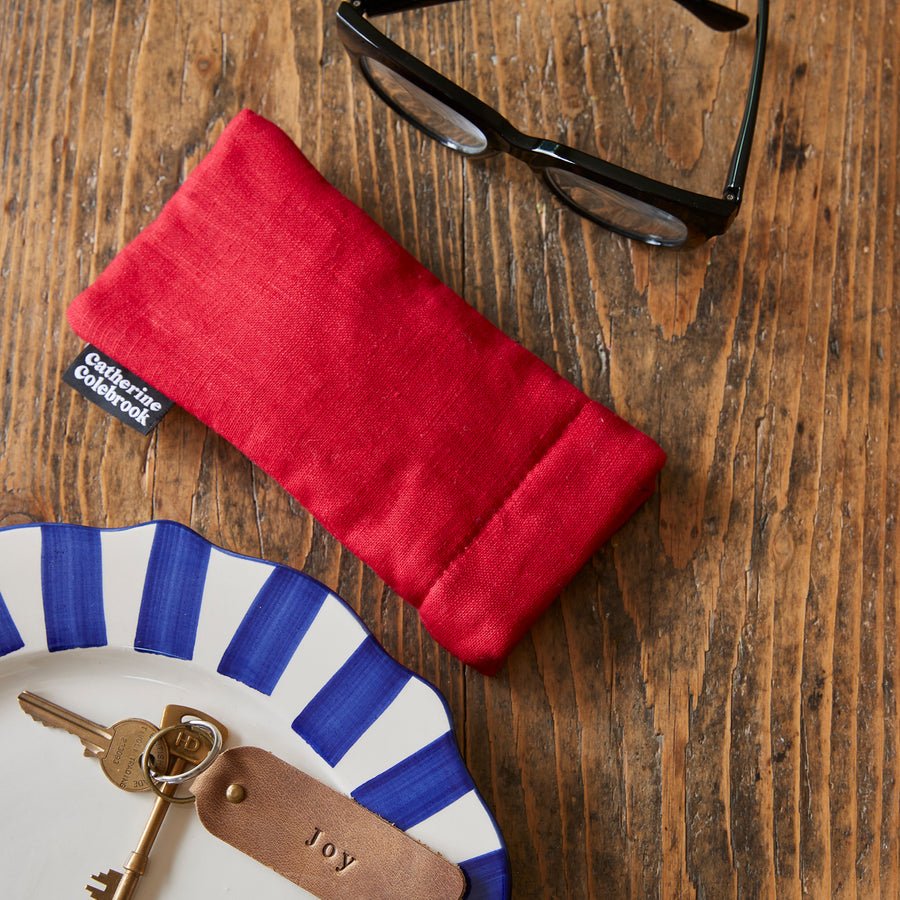 CATHERINE COLEBROOK LINEN GLASSES CASE IN CHERRY RED